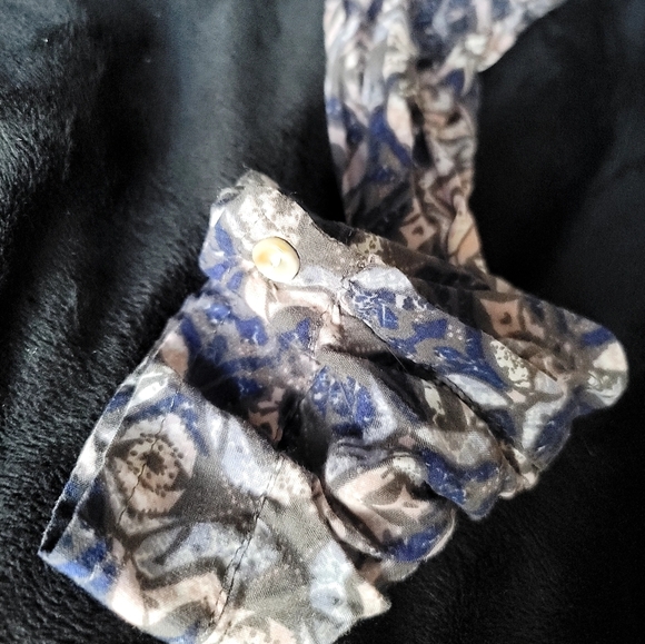 Wild Pearl Women's Tunic Long Sleeve Button Blouse- Size Large - Picture 3 of 11